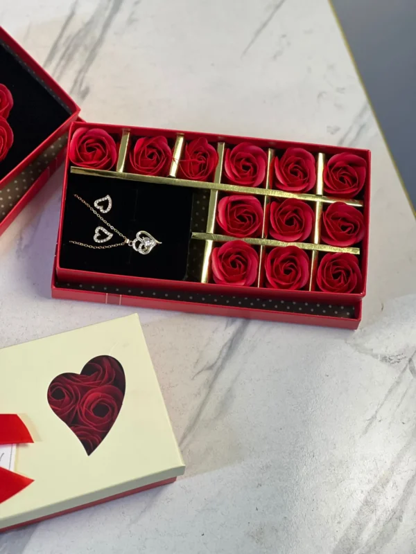 Set De Arete + Collar + 12 Rosas Pétalos De Jabón